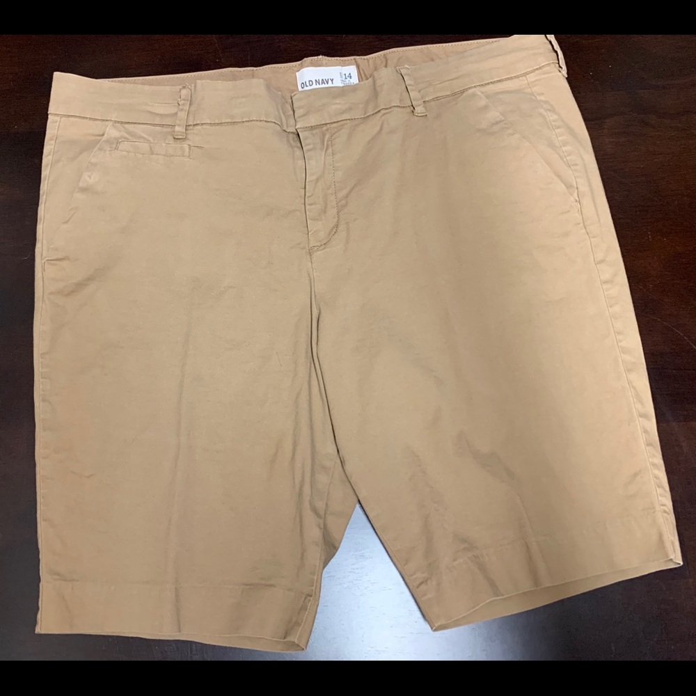 Old Navy size 14 tan Bermuda style shorts